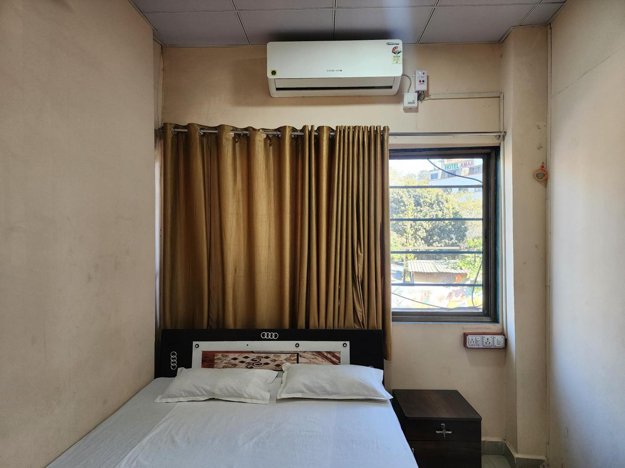 Hotel Diamond Ac Dormitory And Guest House 苏拉特 外观 照片