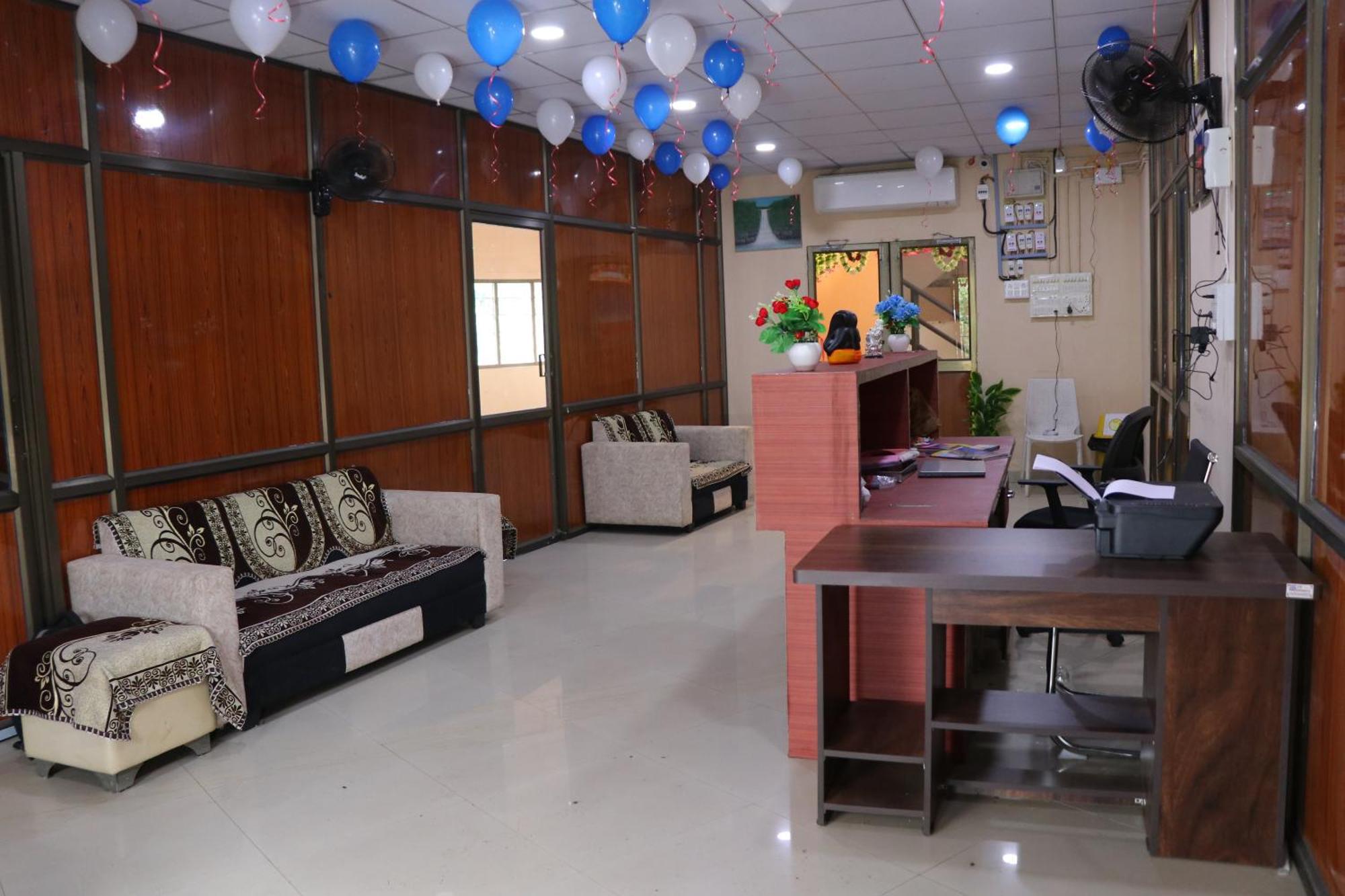 Hotel Diamond Ac Dormitory And Guest House 苏拉特 外观 照片